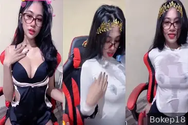 Cewek cantik body mulus masturbasi hot di live