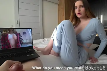 Sedang masturbasi ketahuan kakak perempuan